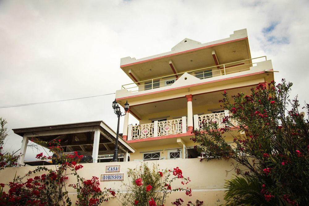 Casa Robinson Guest House Isla Culebra Exteriör bild